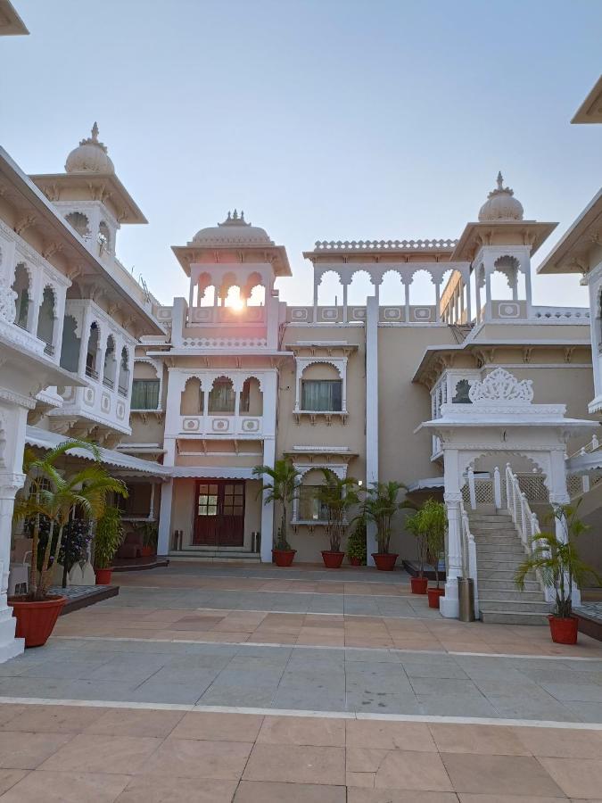 Hotel Gautam Lonavala Dış mekan fotoğraf