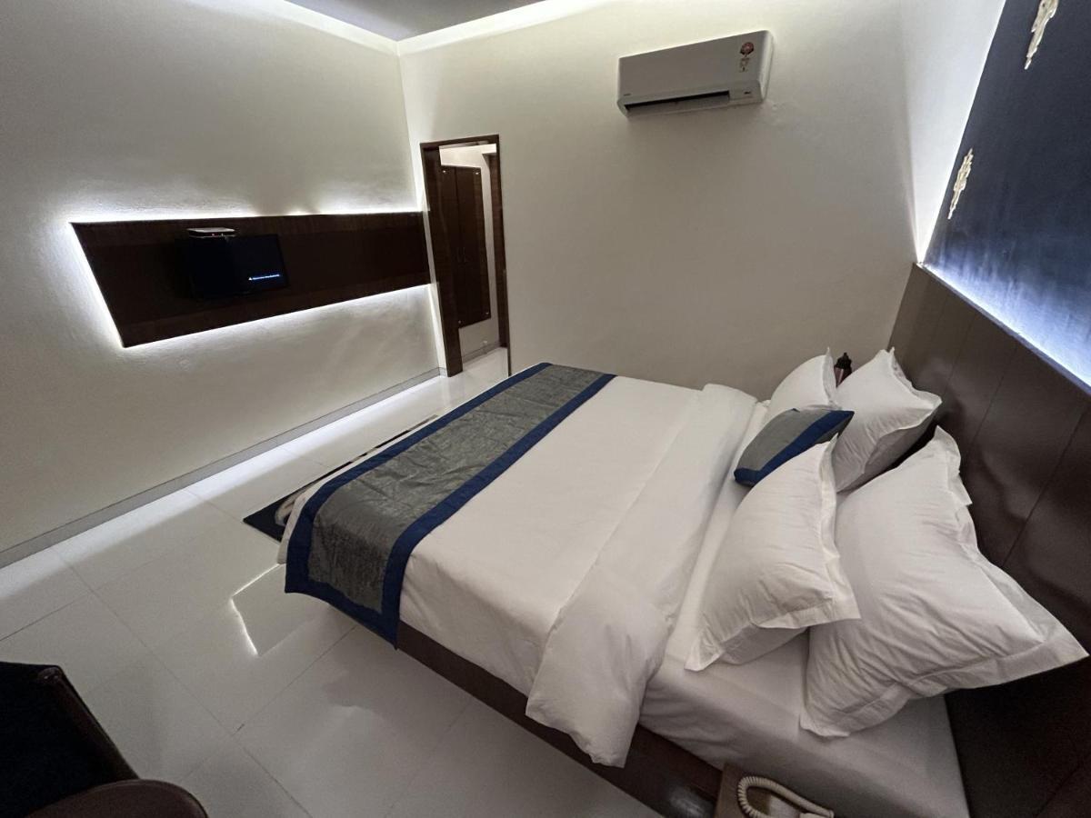 Hotel Gautam Lonavala Dış mekan fotoğraf