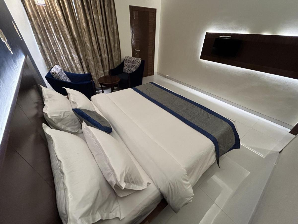 Hotel Gautam Lonavala Dış mekan fotoğraf